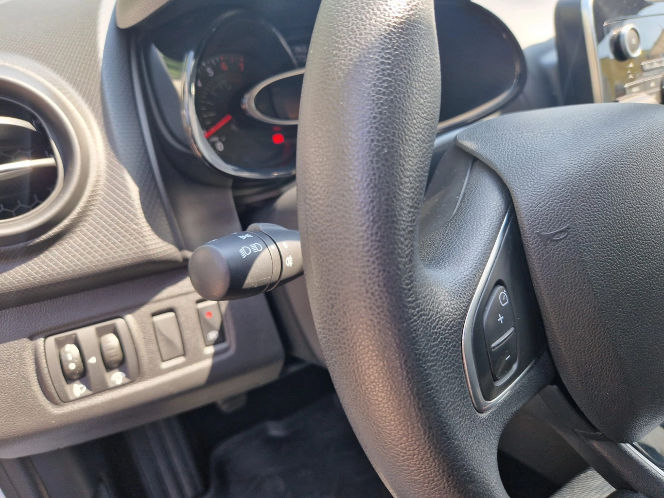 RENAULT CLIO 0.9 TCe 90CP MT5 LIFE COLLECTION 2020