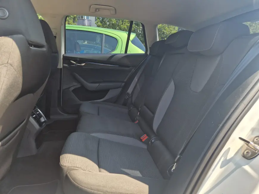 SKODA OCTAVIA COMBI 1.0 E-TEC Executive DSG 110 HP