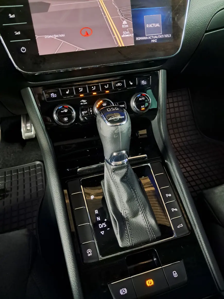 SKODA SUPERB