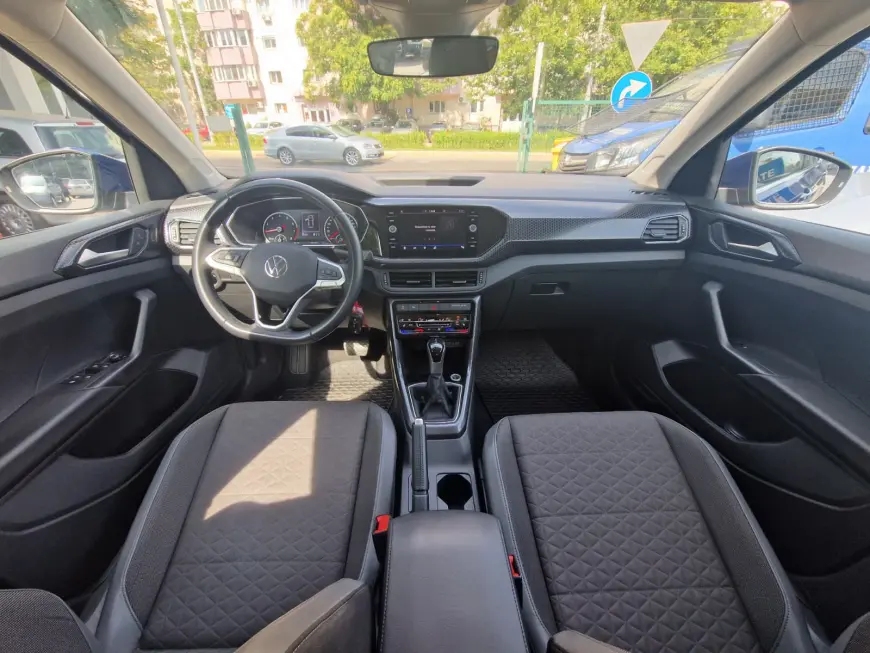 VOLKSWAGEN T-CROSS