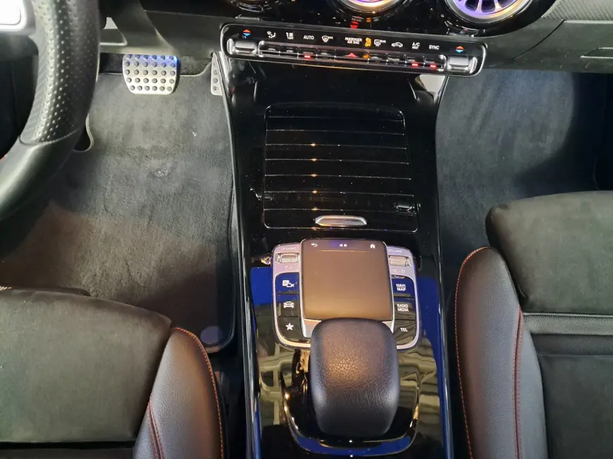 MERCEDES BENZ A A200