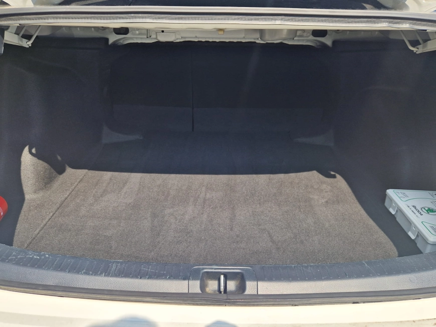 TOYOTA COROLLA SEDAN 1.8 HYBRID DYNAMIC HSD E-CVT 2021