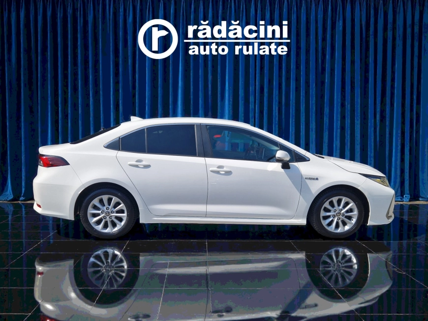TOYOTA COROLLA SEDAN 1.8 HYBRID DYNAMIC HSD E-CVT 2021