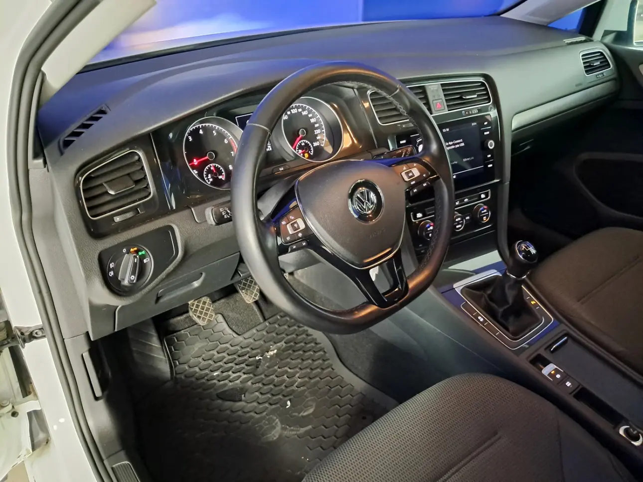 VOLKSWAGEN GOLF VII