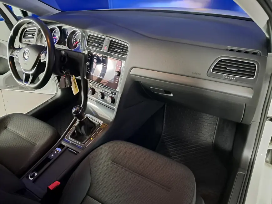 VOLKSWAGEN GOLF VII