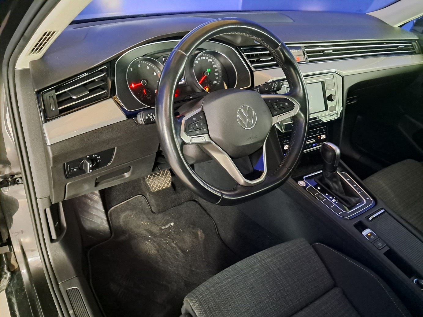 VOLKSWAGEN Passat 2021 — imagine 12