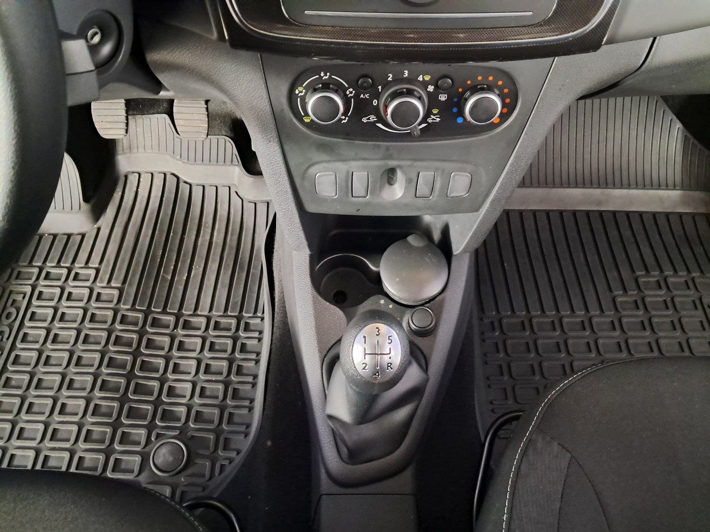 DACIA Logan 2020 — imagine 15