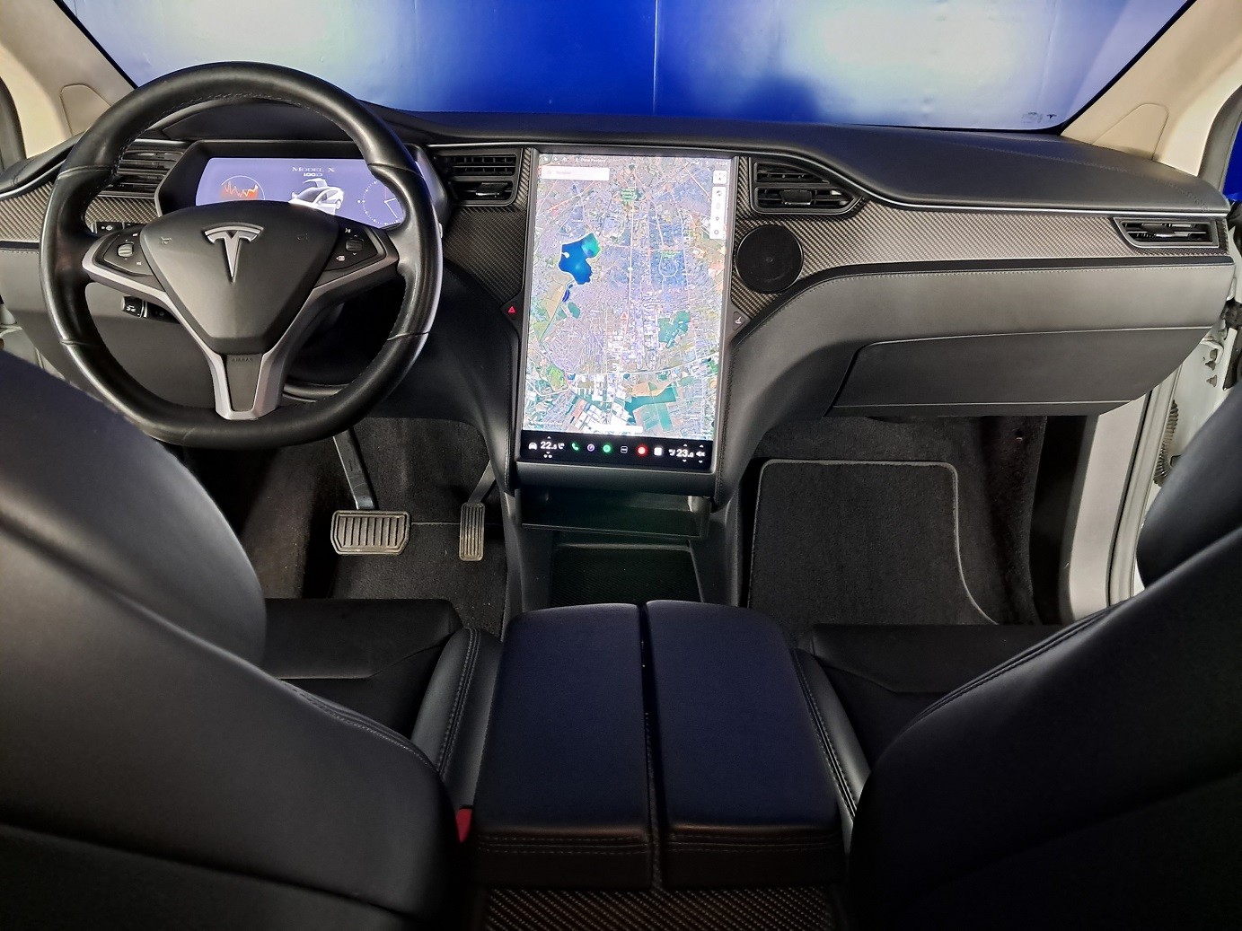 TESLA Model X 2018 — imagine 15