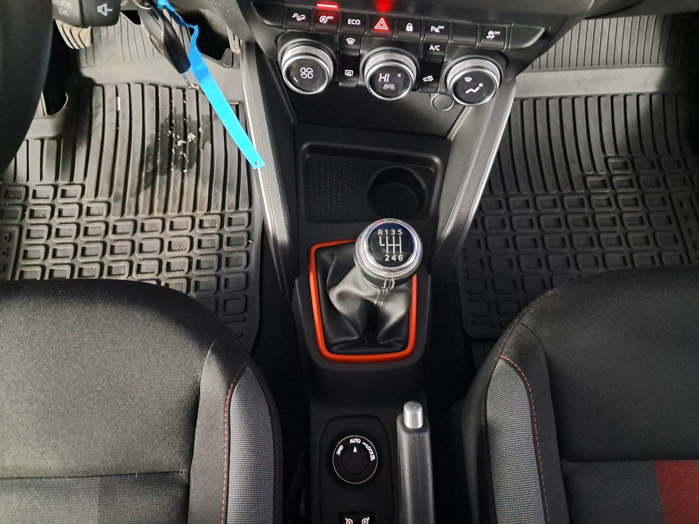 DACIA Duster 2019 — imagine 17