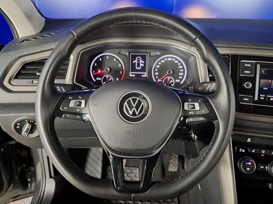 VOLKSWAGEN T ROC