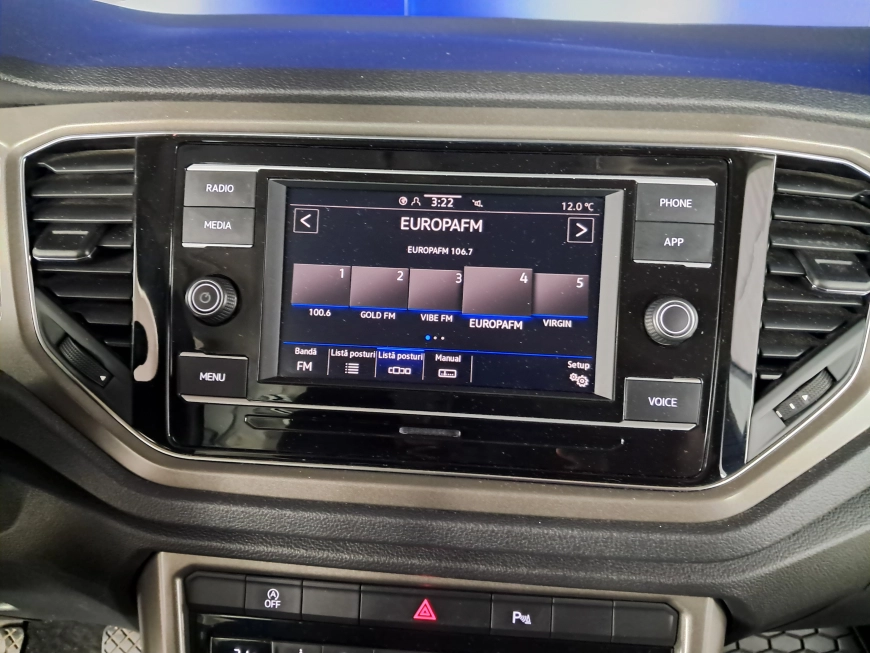 VOLKSWAGEN T ROC