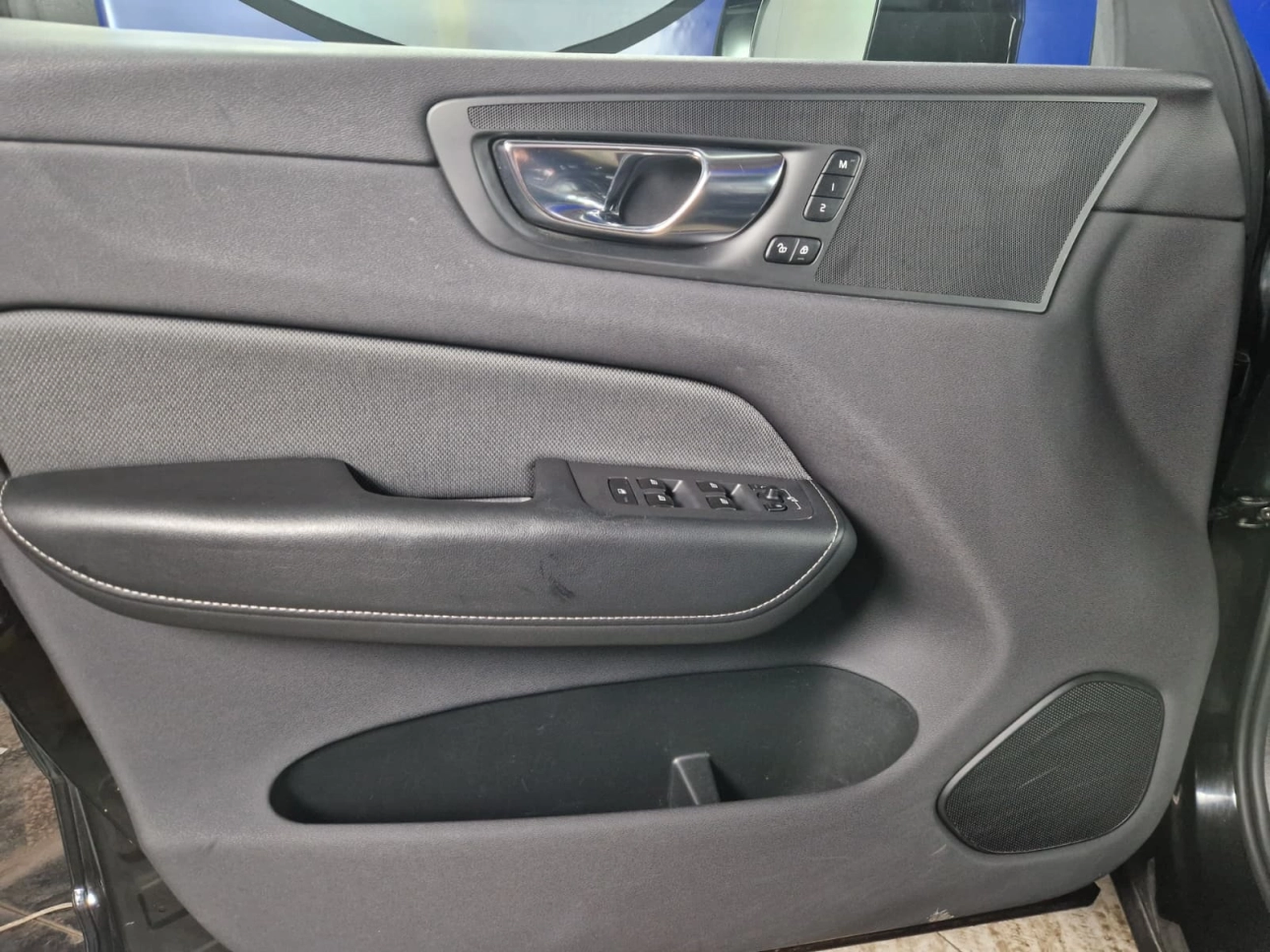 VOLVO XC60 HYBRID