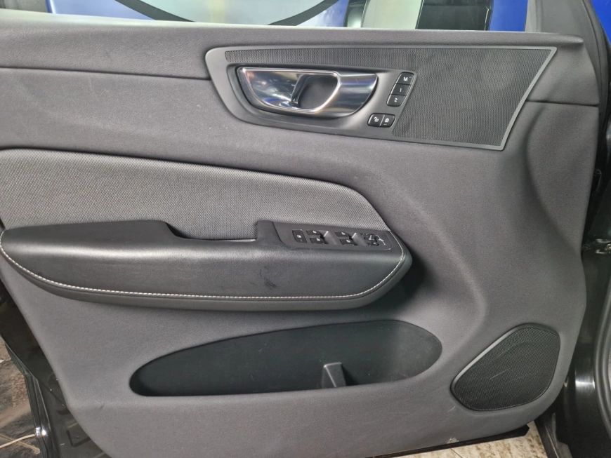 VOLVO XC60 HYBRID
