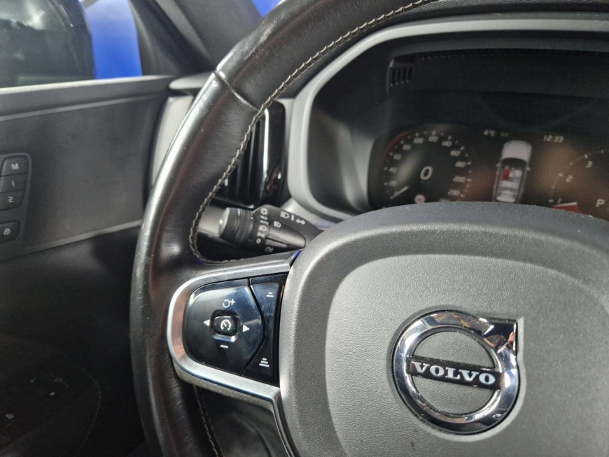 VOLVO XC60 HYBRID