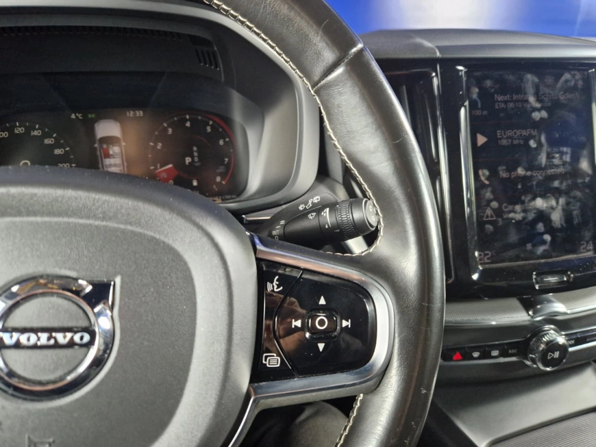 VOLVO XC60 HYBRID