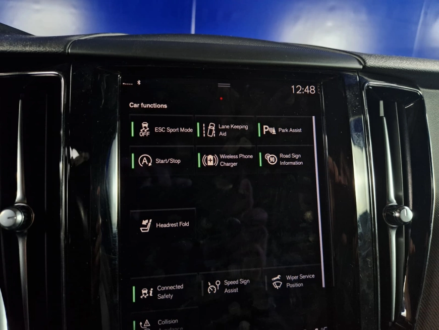VOLVO XC60 HYBRID