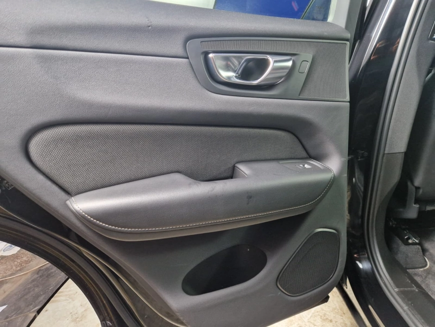 VOLVO XC60 HYBRID