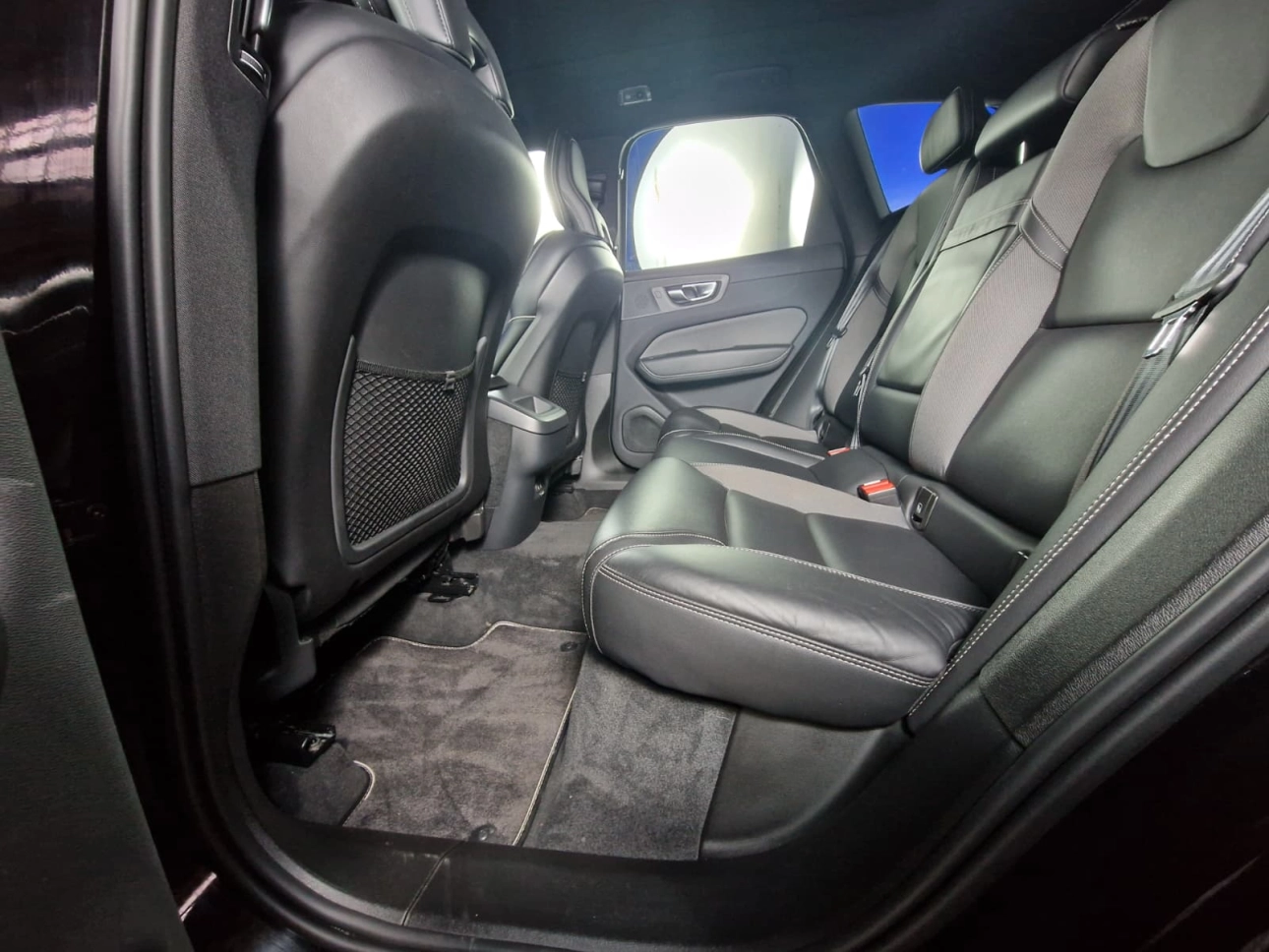 VOLVO XC60 HYBRID