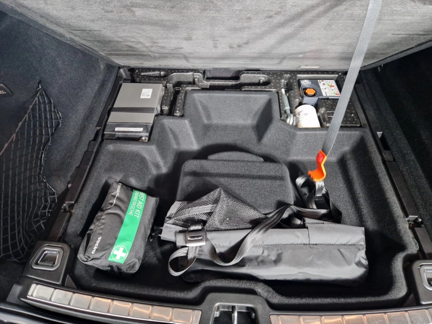VOLVO XC60 HYBRID
