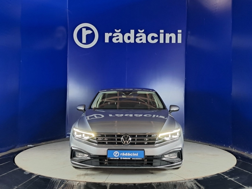 VOLKSWAGEN PASSAT COMFORTLINE R-LINE