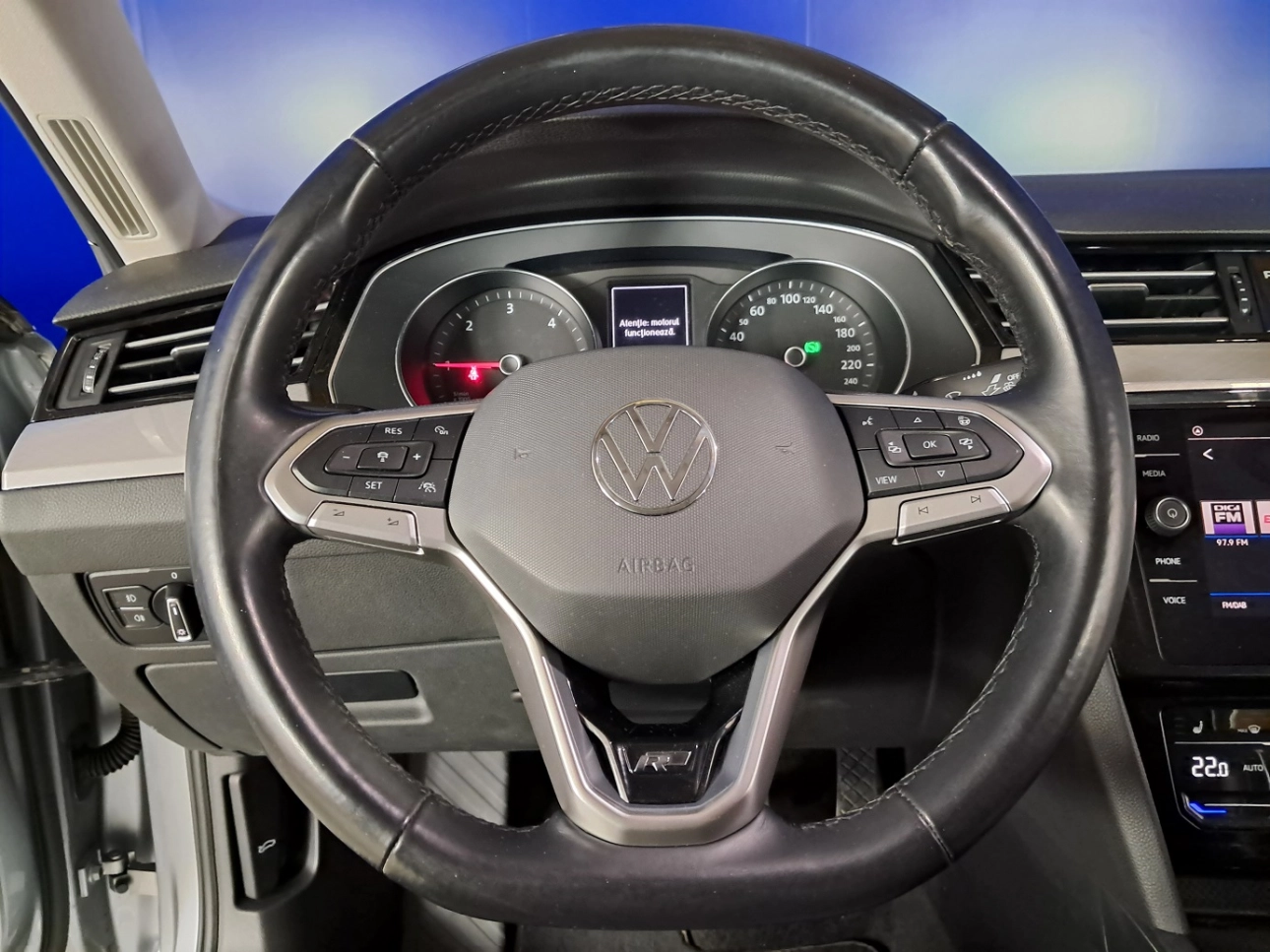 VOLKSWAGEN PASSAT COMFORTLINE R-LINE