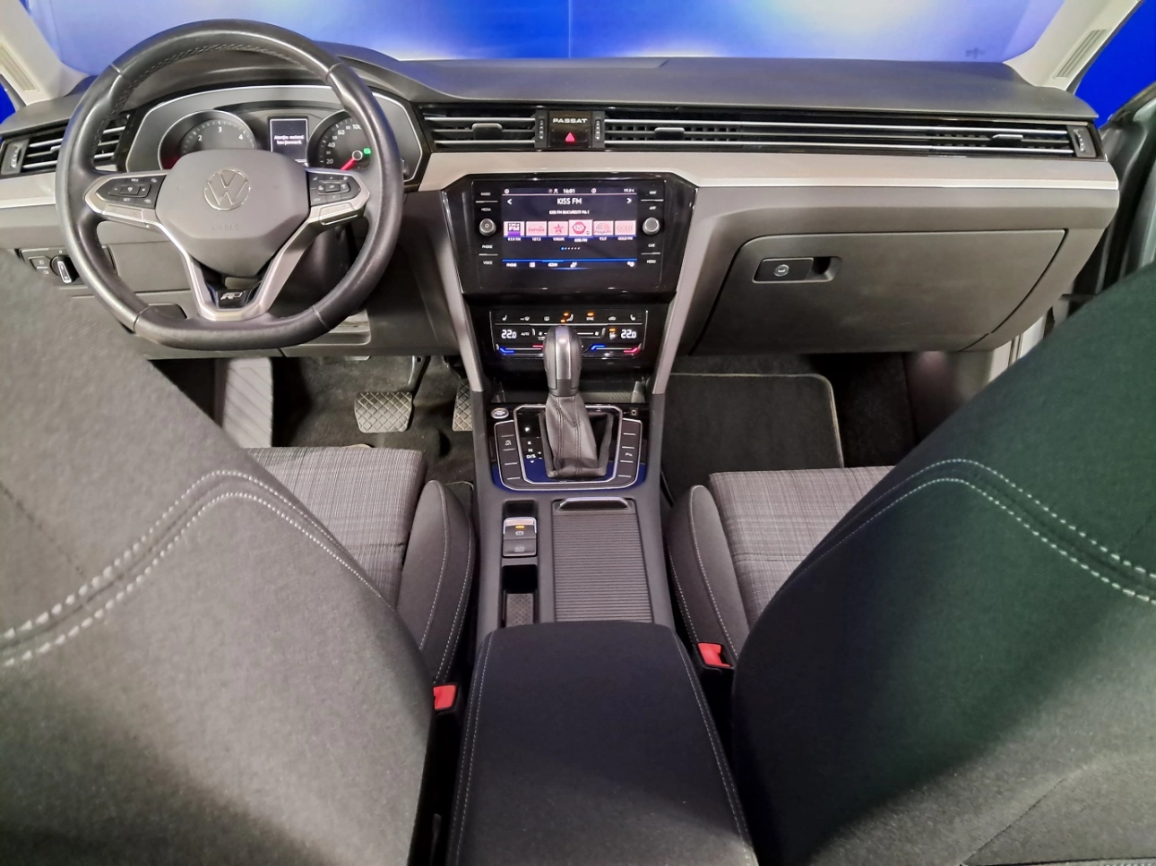 VOLKSWAGEN PASSAT COMFORTLINE R-LINE