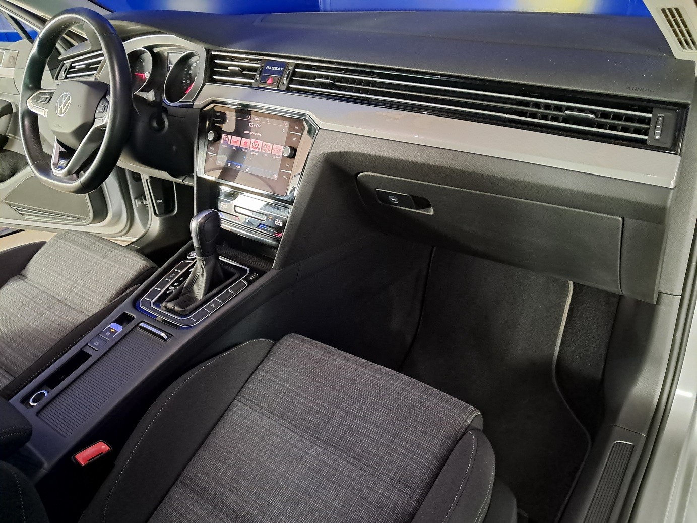 VOLKSWAGEN Passat 2020 — imagine 18