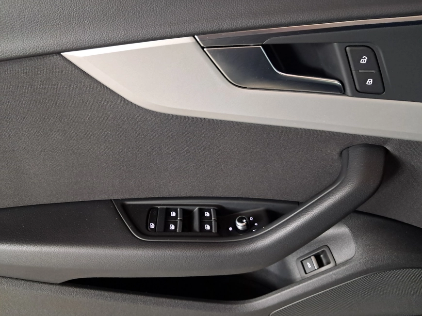 AUDI A4 35TFSI MHEV - HYBRID