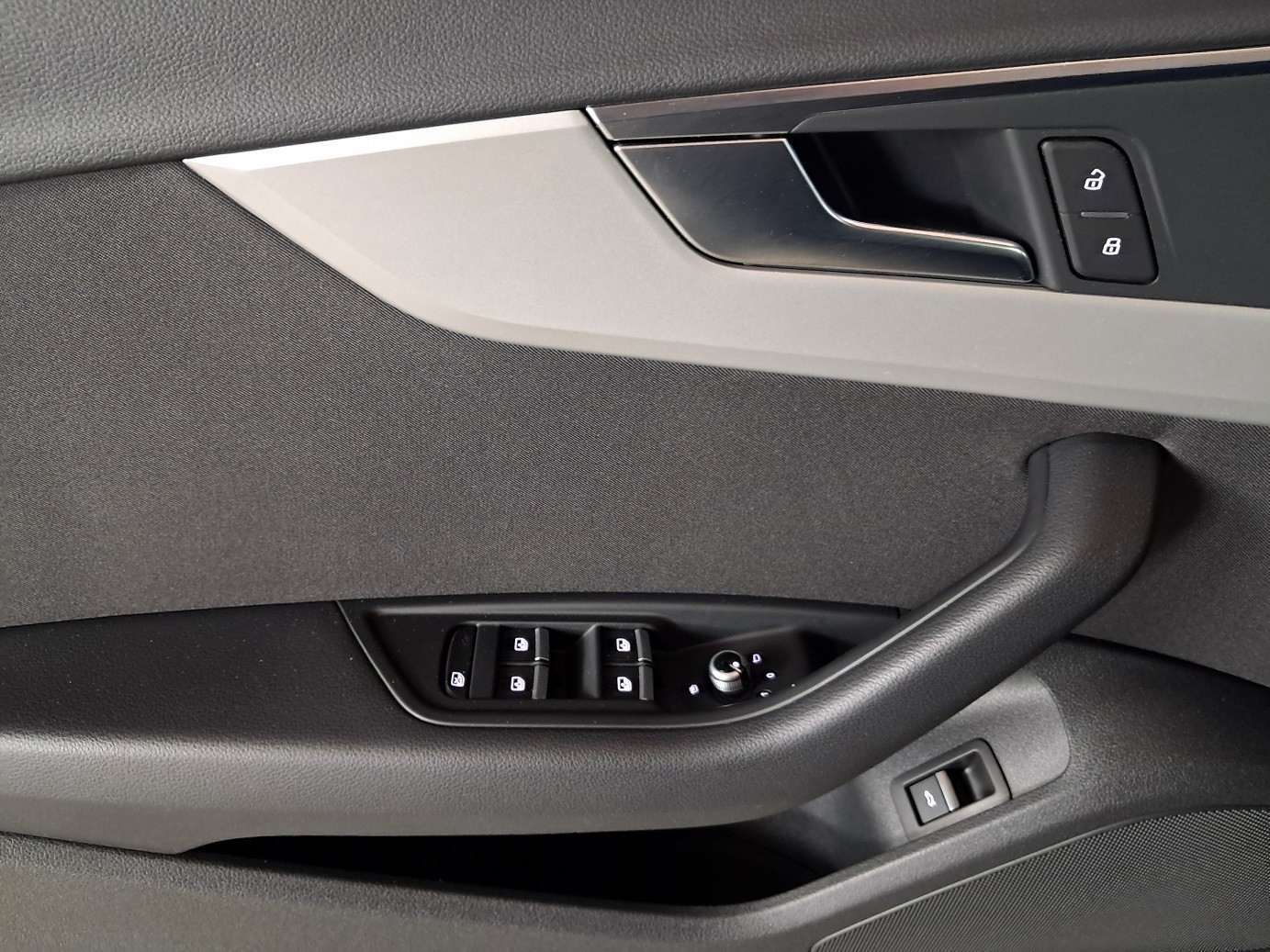 AUDI A4 2022 — imagine 10