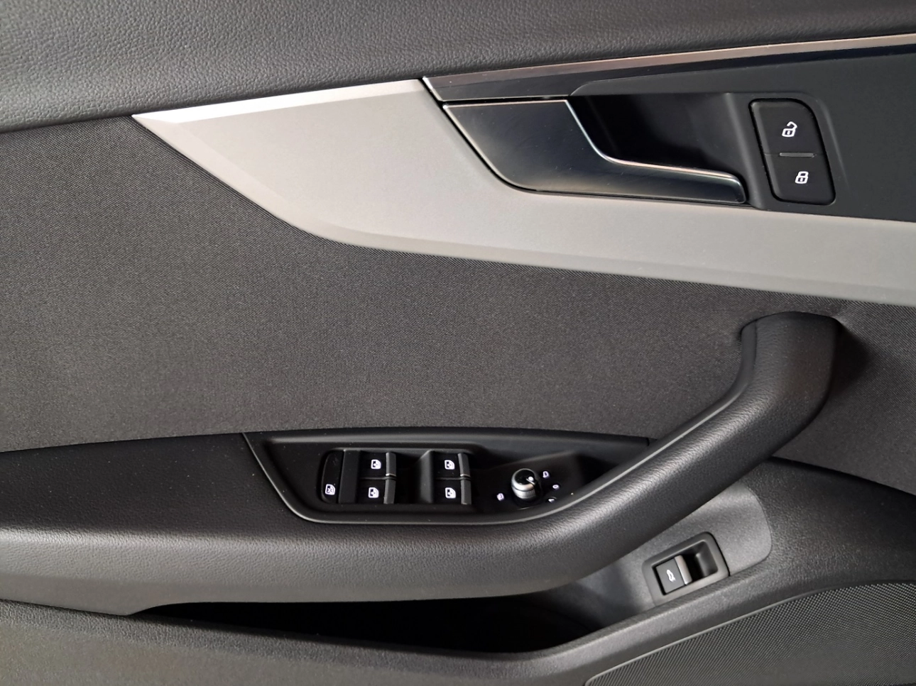 AUDI A4 35TFSI MHEV - HYBRID