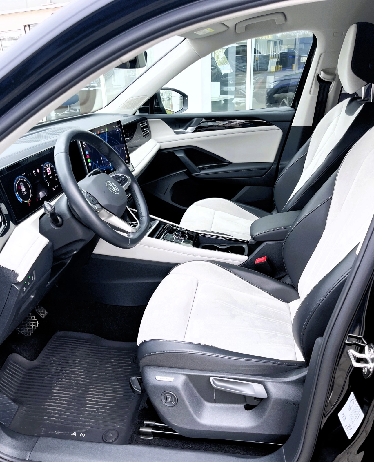 VW Noul Tiguan Elegance 2,0 TDI DSG SUV 2024