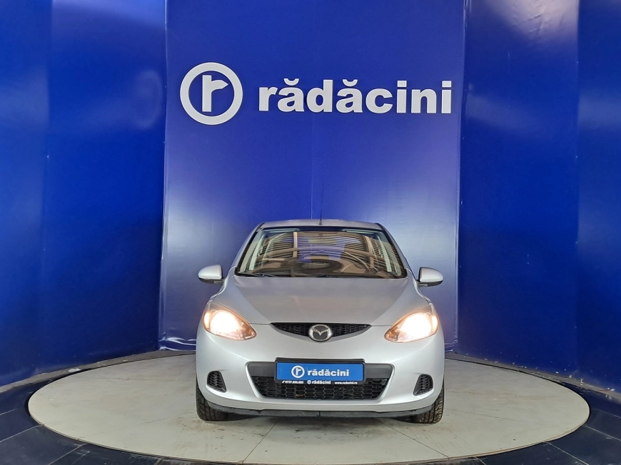 MAZDA 2