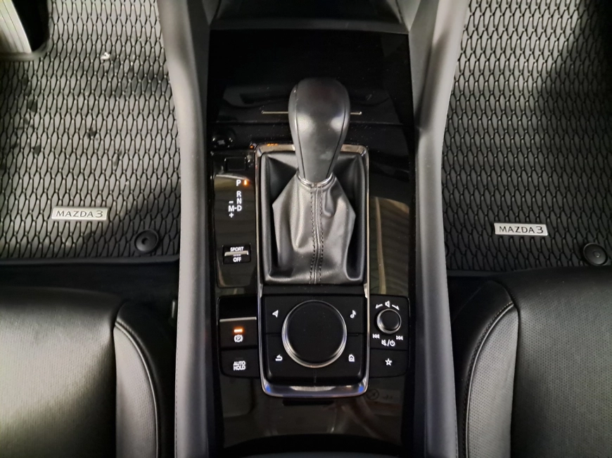 MAZDA 3 SKYACTIV X