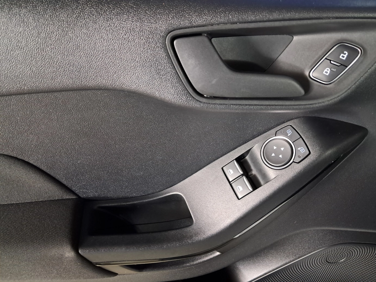 FORD FIESTA TREND CONNECTED