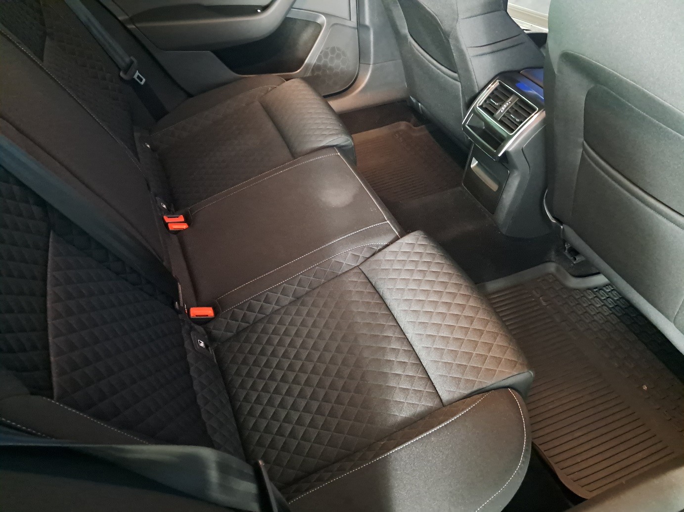SKODA Superb 2020 — imagine 19