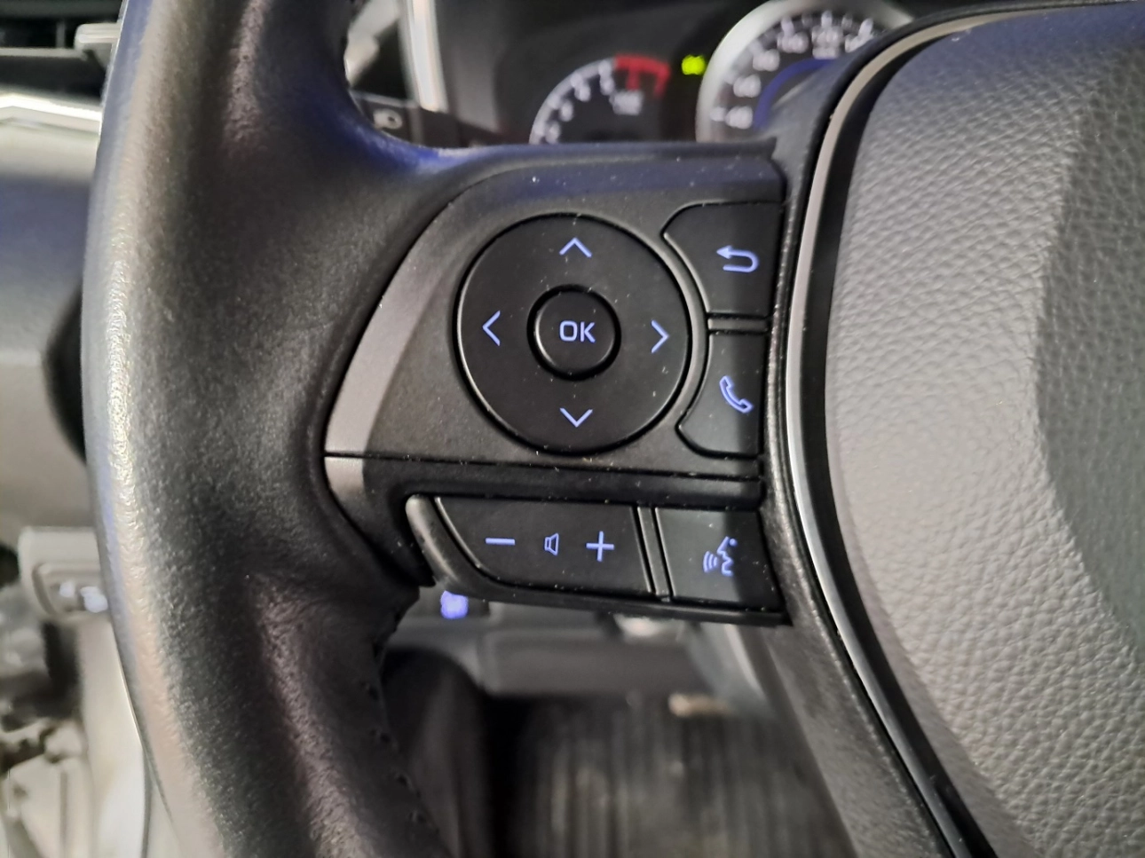 TOYOTA COROLLA BUSINESS HSD E-CVT 1.8i-98CP