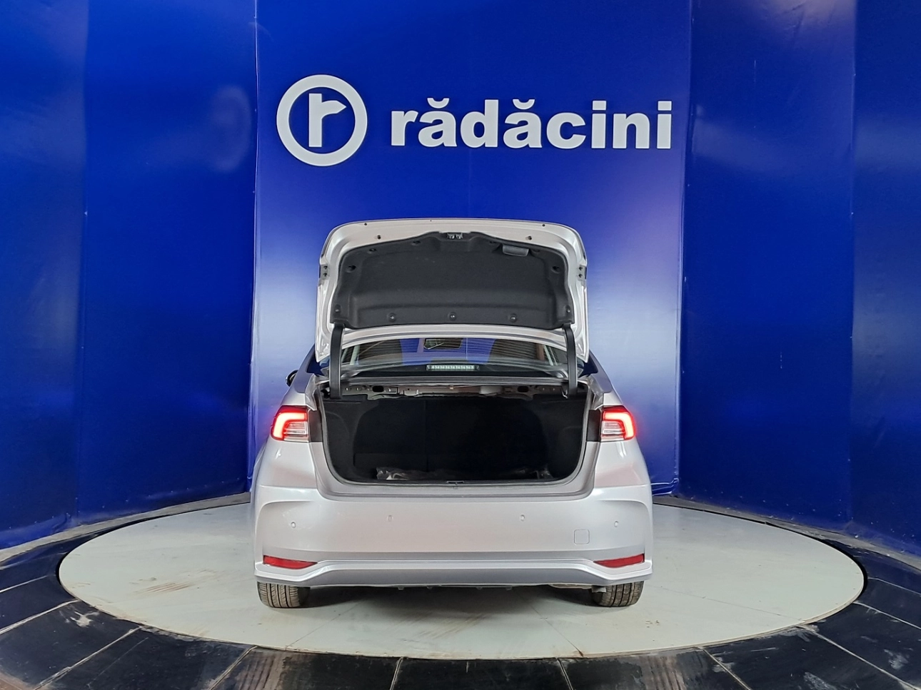 TOYOTA COROLLA BUSINESS HSD E-CVT 1.8i-98CP