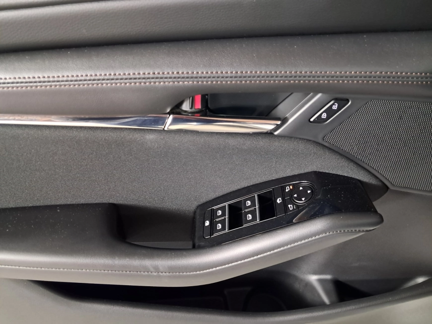 MAZDA 3 SEDAN  - SKYACTIV G 6AT