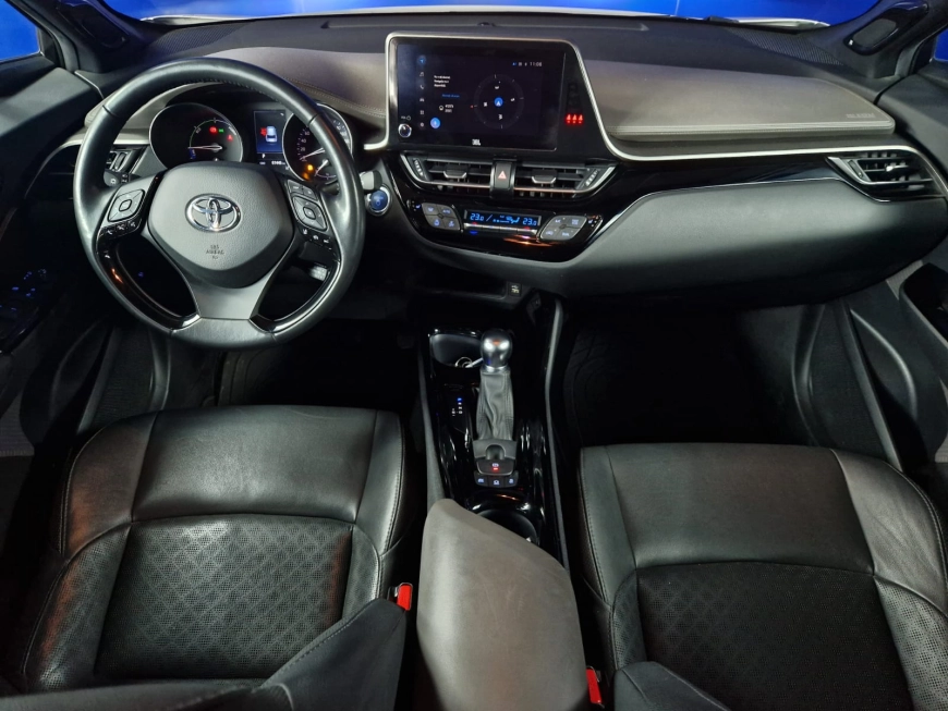TOYOTA C-HR 2.0i HIBRID BI-TONE 152 CP