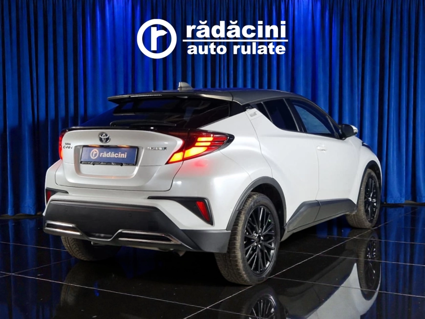 TOYOTA C-HR 2.0i HIBRID BI-TONE 152 CP