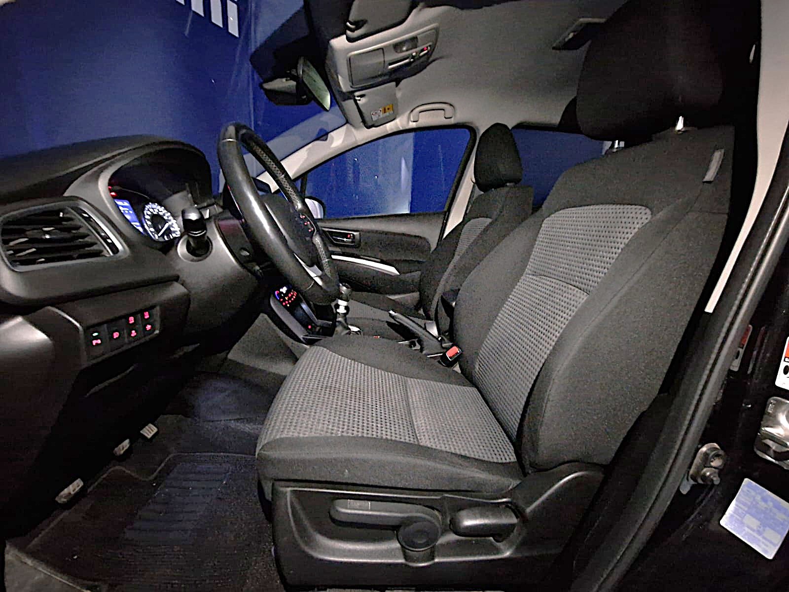 SUZUKI SX4 2023 — imagine 11