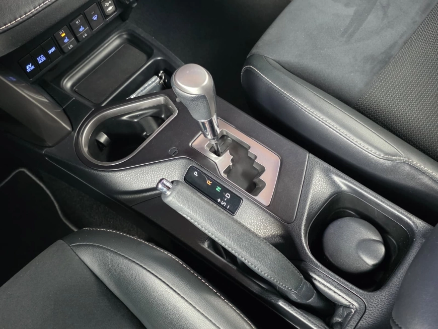 TOYOTA RAV 4 EXECUTIV 4WD 2.5i HYBRID155CP