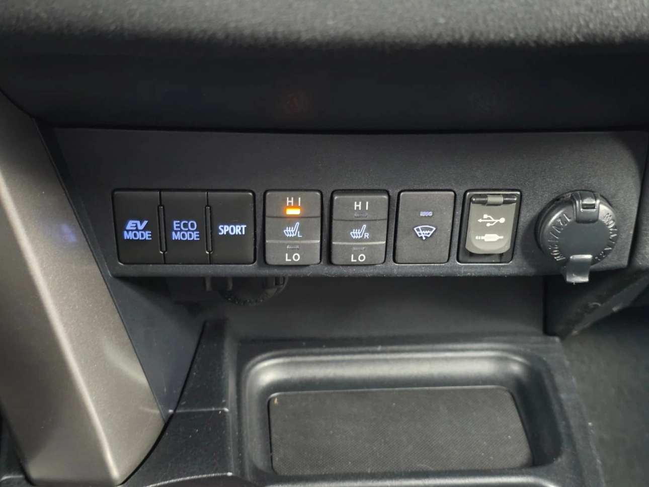 TOYOTA RAV 4 EXECUTIV 4WD 2.5i HYBRID155CP