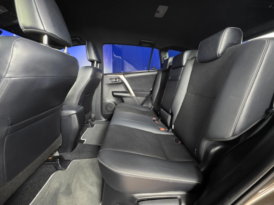 TOYOTA RAV 4 EXECUTIV 4WD 2.5i HYBRID155CP