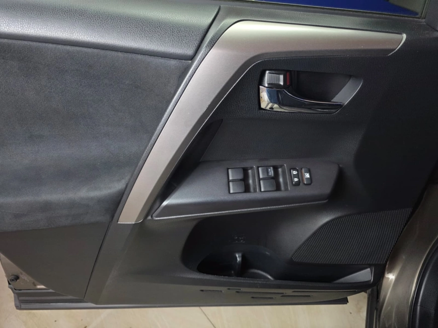 TOYOTA RAV 4 EXECUTIV 4WD 2.5i HYBRID155CP