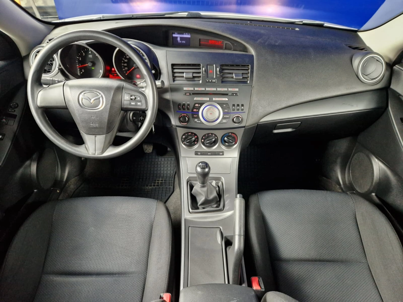 MAZDA 3 HATCHBACK 1.6i 105CP