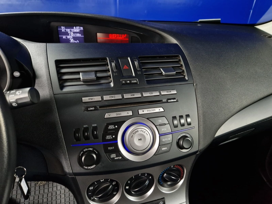 MAZDA 3 HATCHBACK 1.6i 105CP