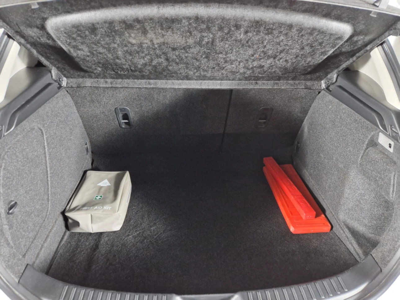 MAZDA 3 HATCHBACK 1.6i 105CP