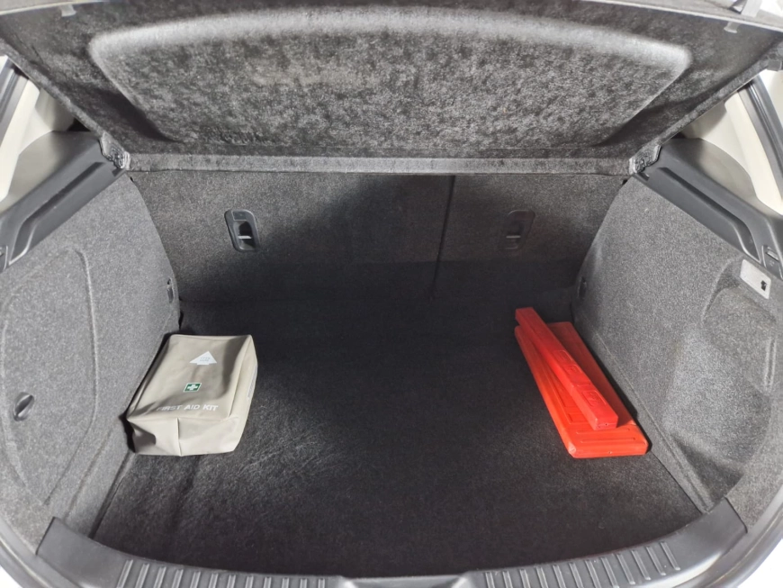 MAZDA 3 HATCHBACK 1.6i 105CP