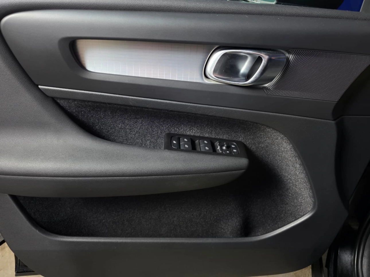 VOLVO XC 40 1.5 T3 163CP AT MOMENTUM PRO 2021